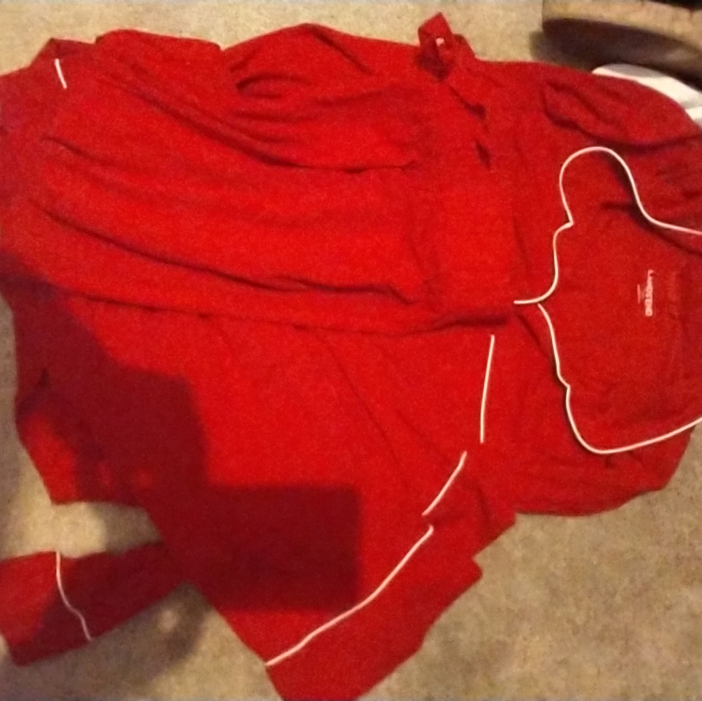 Clothes - Picture 8 of 16